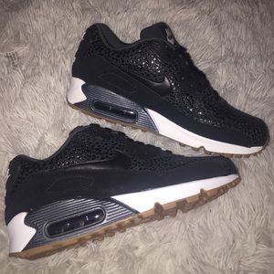 Black Nike Airmax 90s